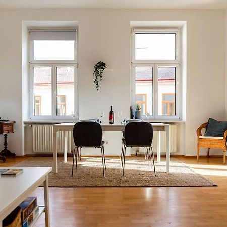 Savoir-Vivre In Unserer Zentralen Balkonwohnung Wien Eksteriør billede